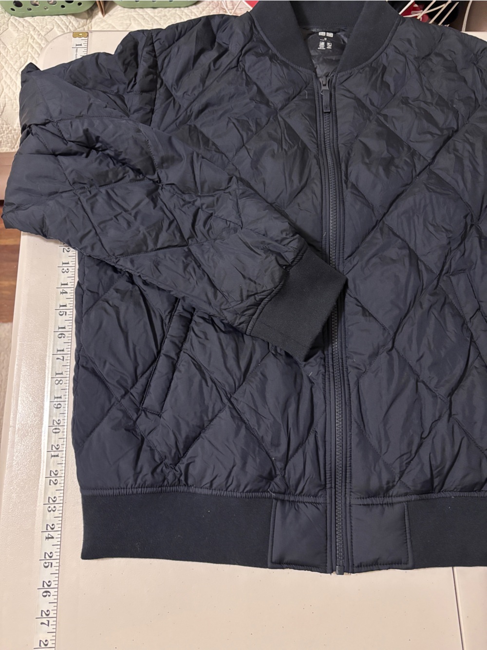 Uniqlo Womens Ultra Light Down Bomber Jacket Size M Quilted Minimalist Travel - Picture 4 of 7
